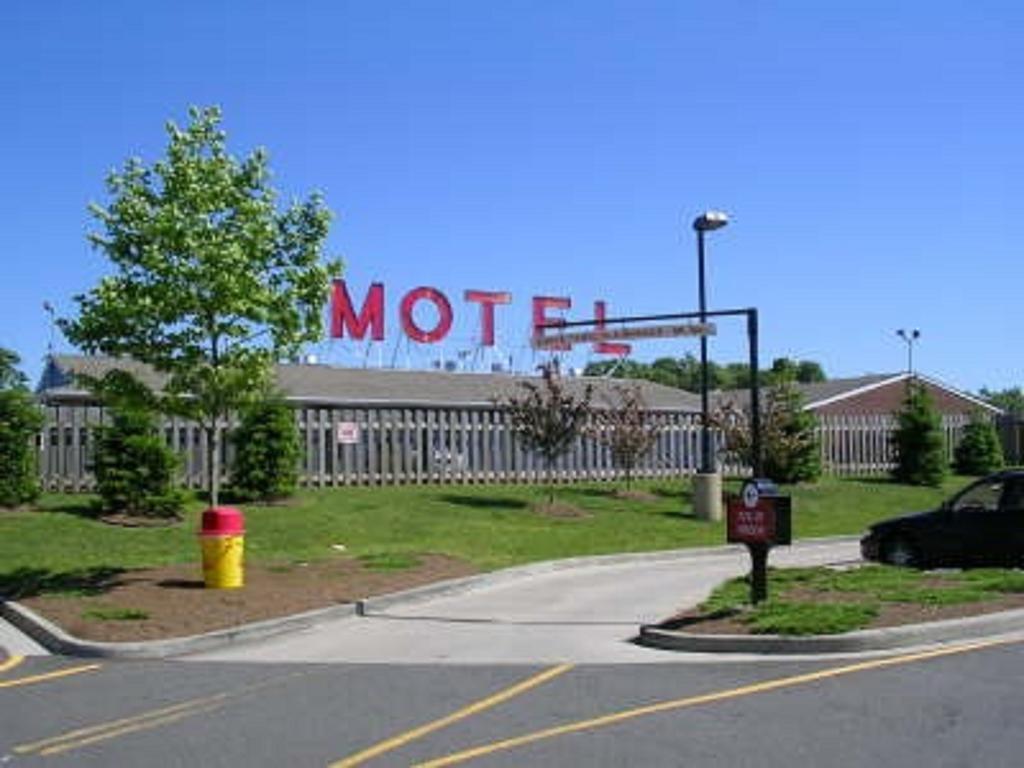 Mayflower Motel Milford Exterior photo